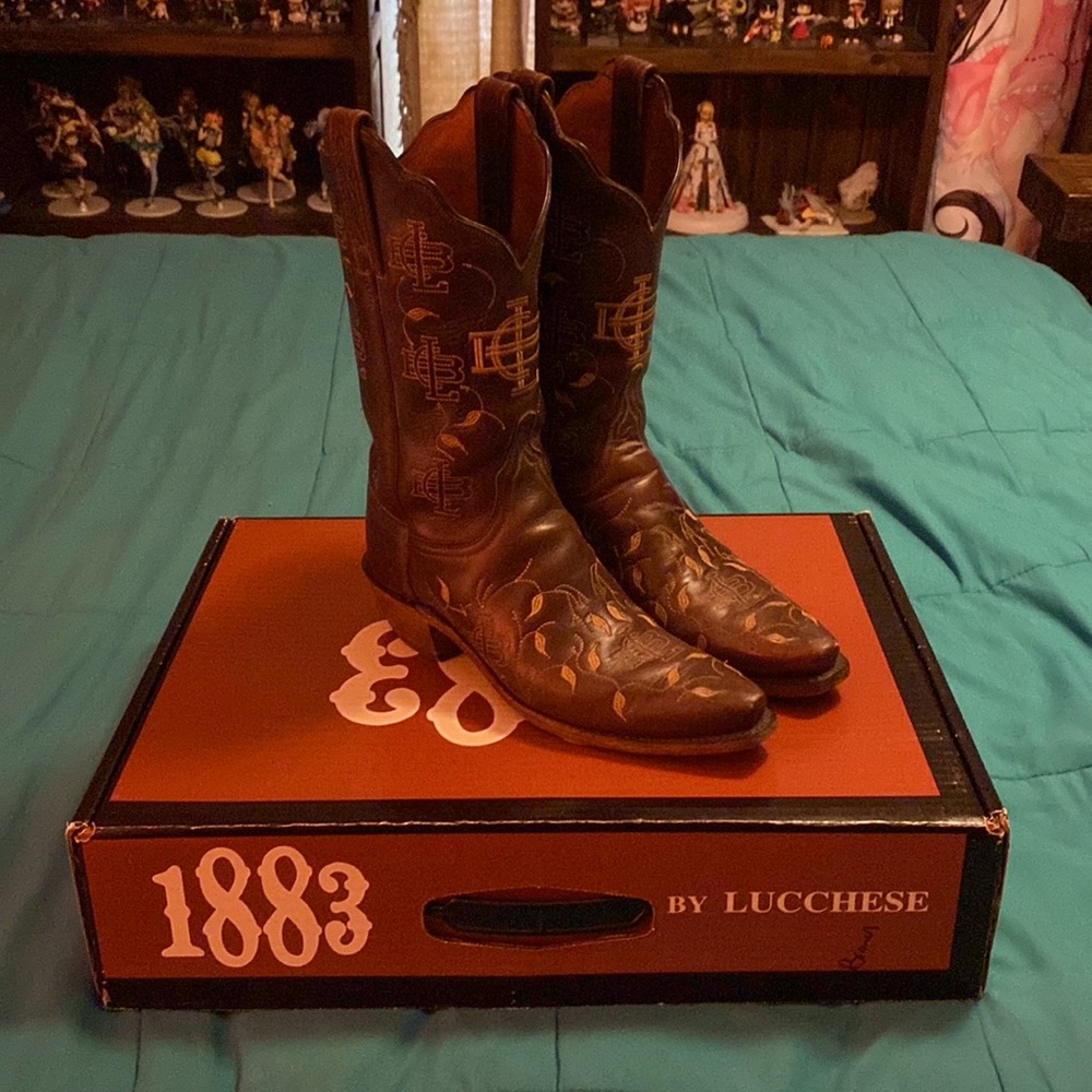 1883 by Lucchese Chocolate Leaves with Brand Logo Cowboy Boots Size 7